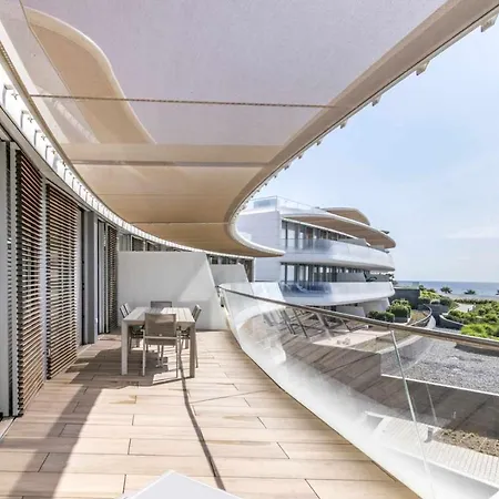 Theedgebythesea Mussel Apartment